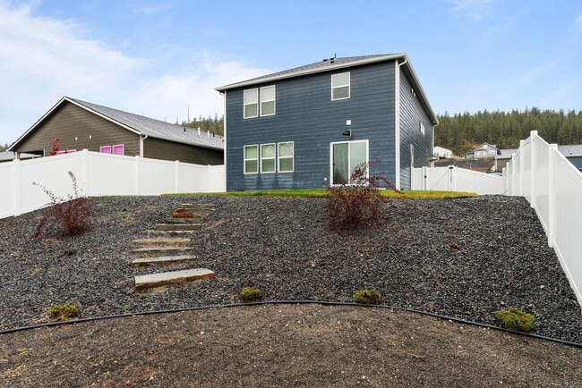 Building Photo - Newer Construction Home in Upriver Drive Neighborhood