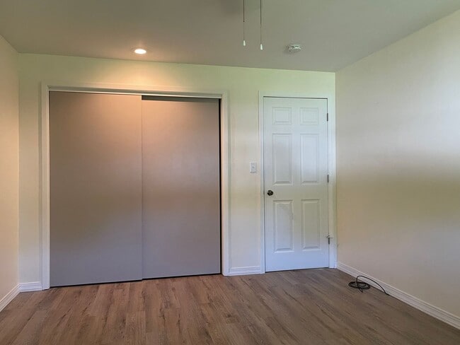 Building Photo - Charming Mid-Century Modern 3 bedroom on the West Side $1700 per month