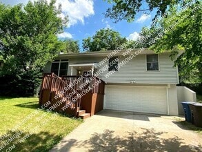 Building Photo - 713 SE Hackley Ave