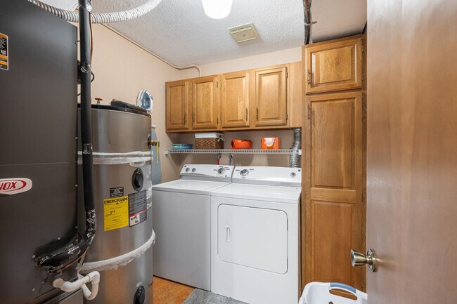 Building Photo - 5504 NE 190th St