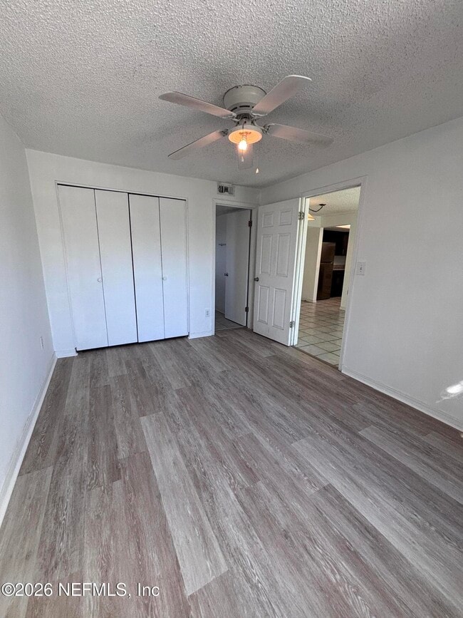 Building Photo - 221 6th St S