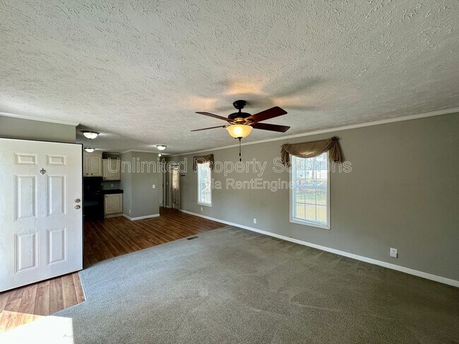 Building Photo - 2416 Quail Run Rd NE