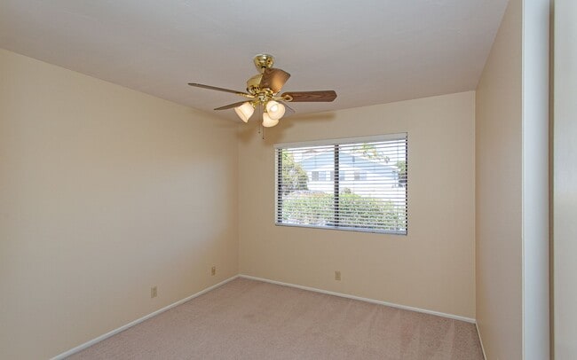 Building Photo - Charming 4 bedroom Home in Oceanside