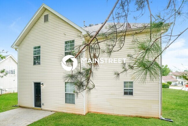 Building Photo - 3 Bedroom Pet-Friendly Home in Jonesboro, GA with Main Street Renewal