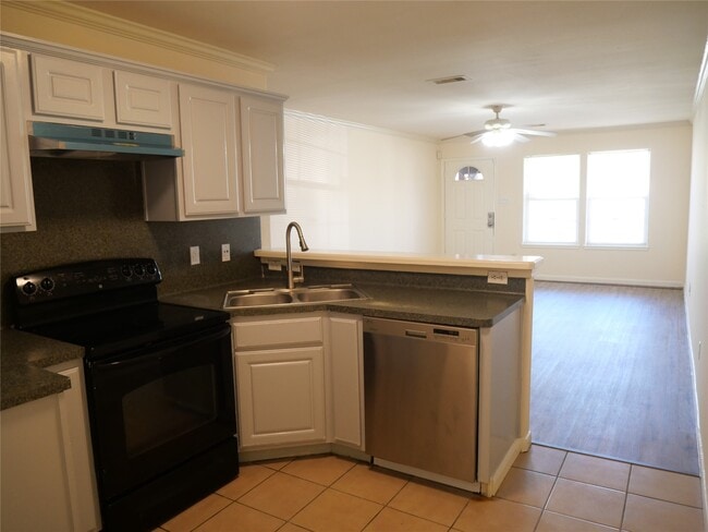 Building Photo - 11802 Greenshire Dr