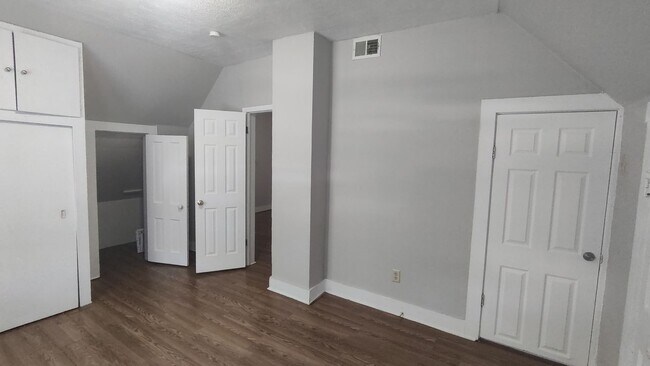 Building Photo - 1115 Dorcas St