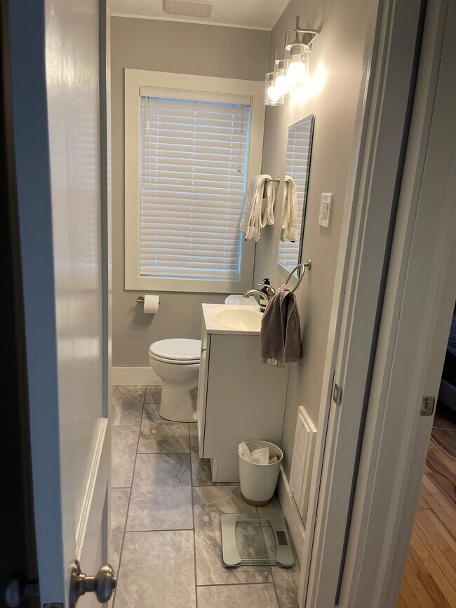 Bathroom #1 - 3362 Brownlow Ave