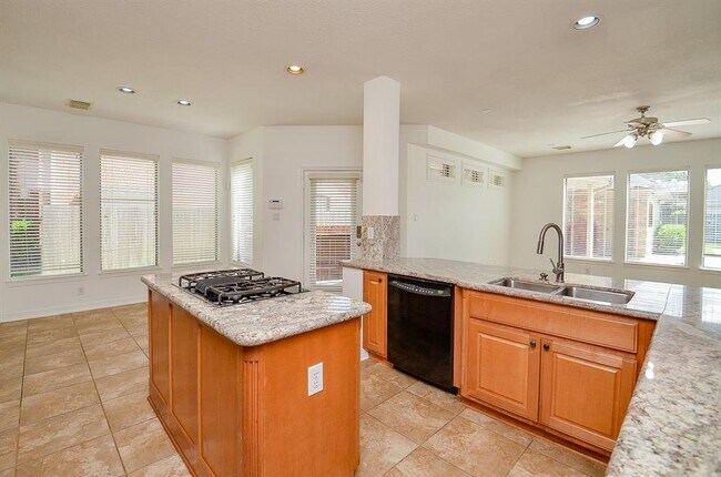 Building Photo - 5615 Bent Arbor Ln