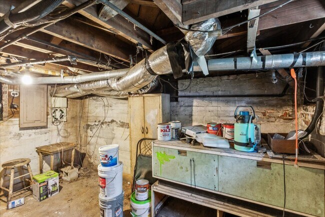 Building Photo - 44 Rivermont Dr