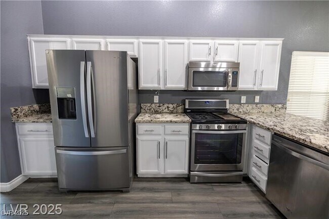 Building Photo - 4720 Painted Hills St