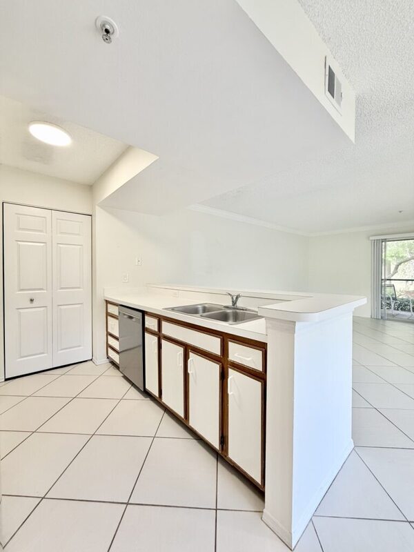 Building Photo - 2400 Feather Sound Dr