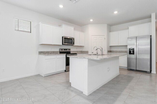 Building Photo - 947 Remington Green Dr SE