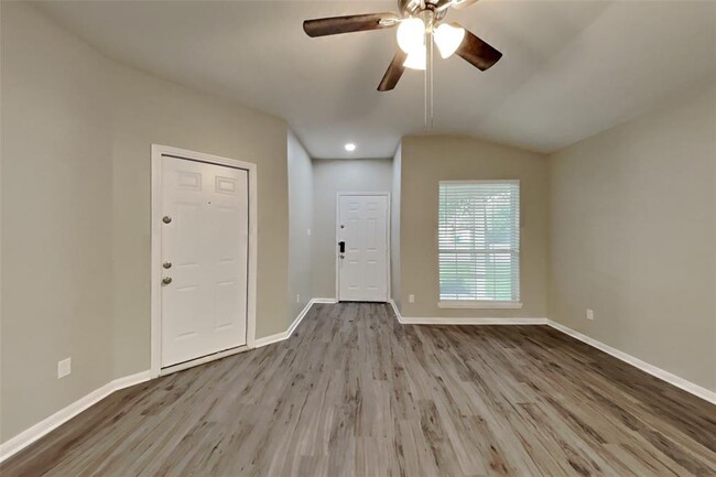 Building Photo - 21634 Falvel Lake Dr