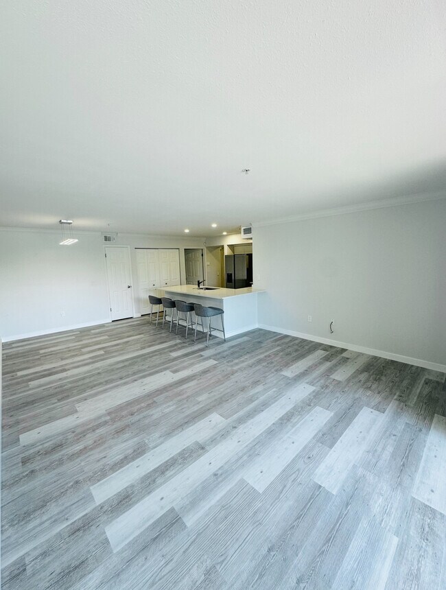 Building Photo - 2400 Feather Sound Dr