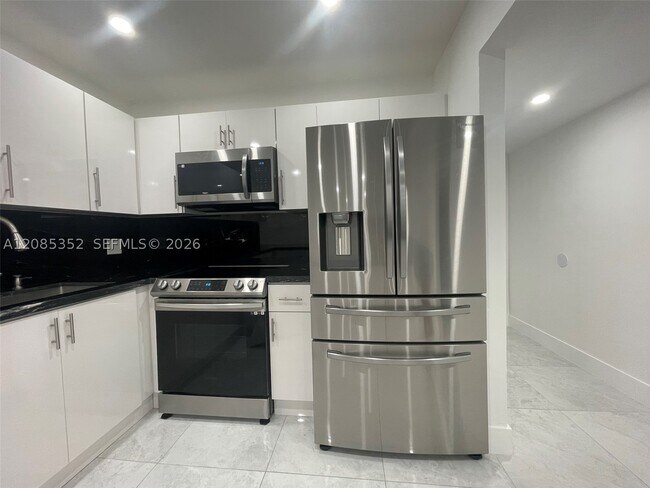 Building Photo - 6070 W 19th Ave