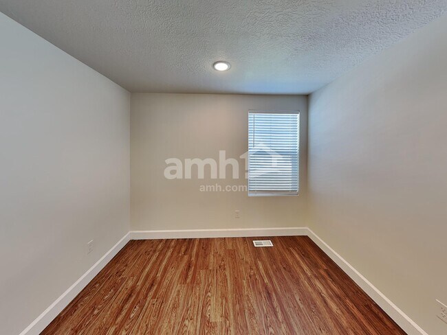 Building Photo - 1329 White St