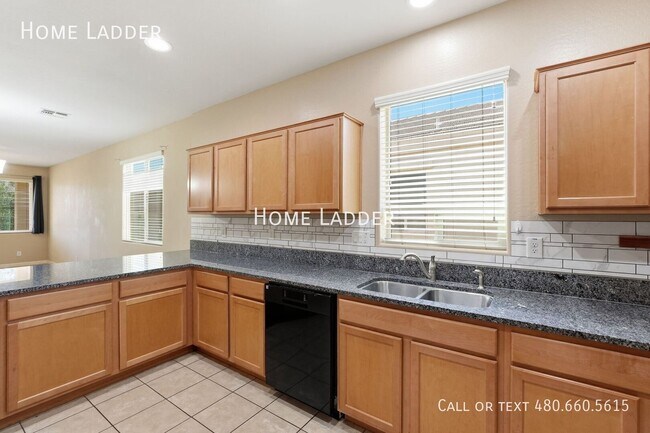 Building Photo - 4971 E Sunstone Dr