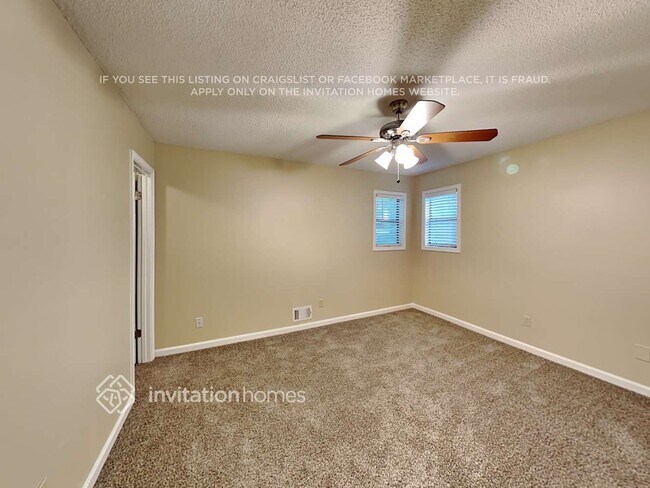 Building Photo - 4931 Tremont Dr NE