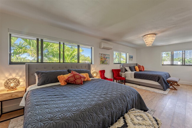 Building Photo - 2009 Admirals Way