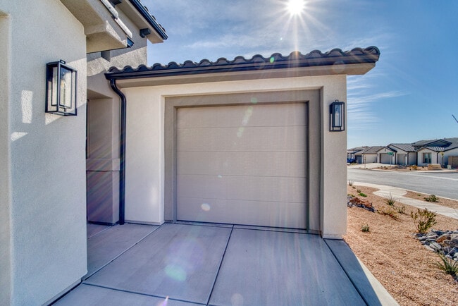 Building Photo - 1544 N Daylight St