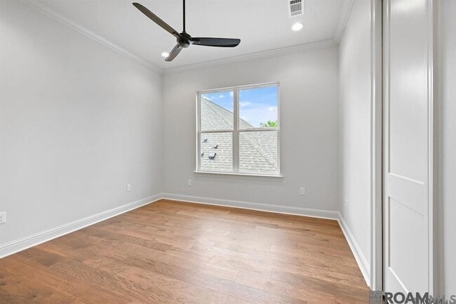 Building Photo - 8718 Brentwood Pk Ave