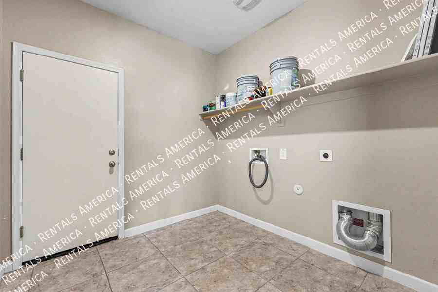 Building Photo - 17028 N Palo Verde St