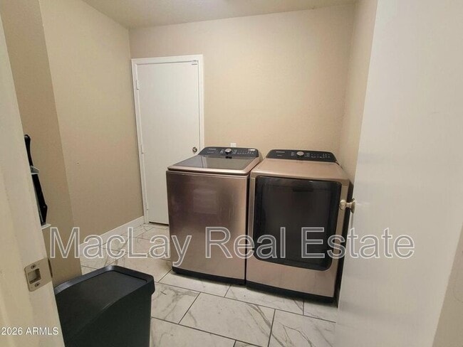 Building Photo - 10841 E Forge Cir