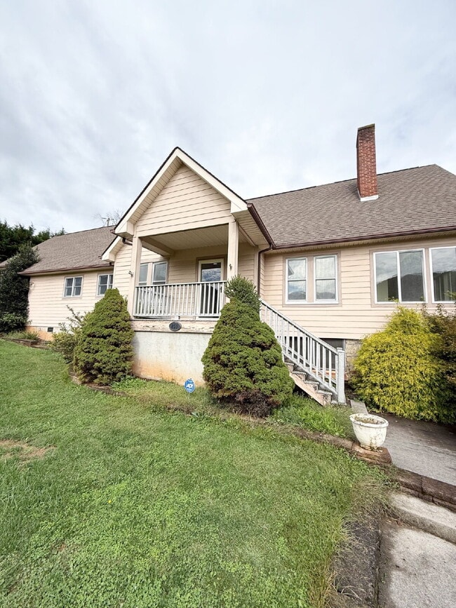 Building Photo - Spacious 3 Bed, 3 Bath Home in Ratcliff Cove Community – Available Soon!