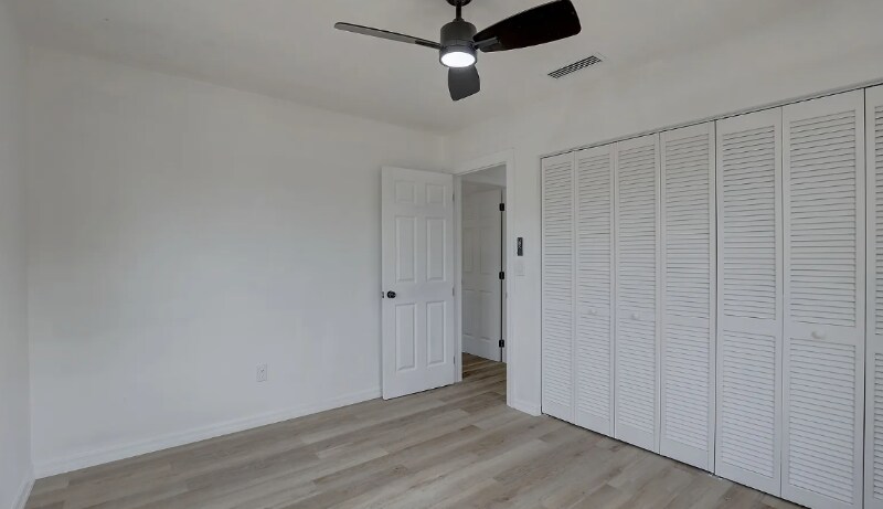 Building Photo - 417 Hollyhock Ln