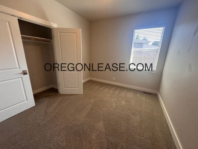 Building Photo - 3 Bedrooms | 2 Bathrooms | 1,800 Sq. Ft. |...