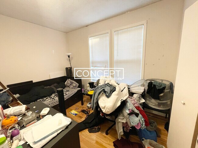 Building Photo - 8 Bickford Ave