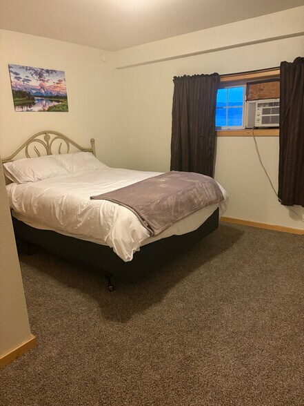 Building Photo - 139 Pine Hollow Rd