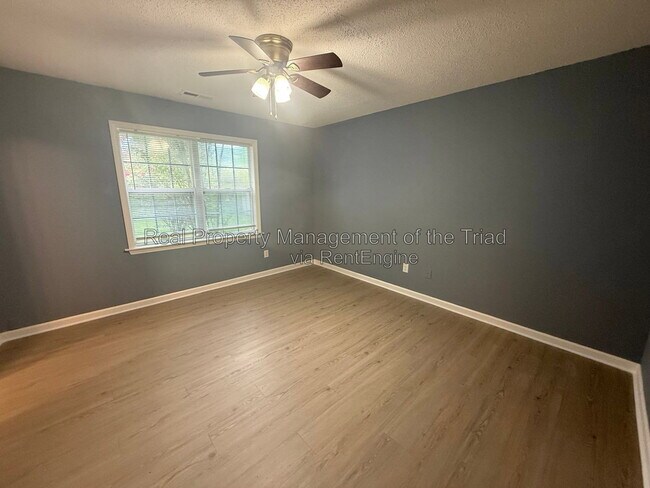 Building Photo - 208 Hammond Dr