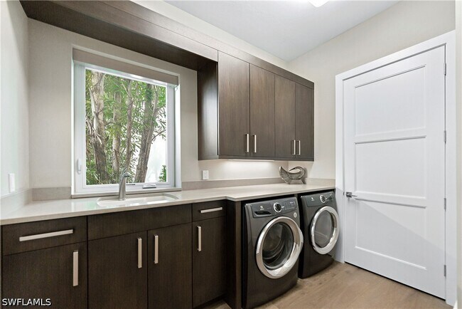 Building Photo - 9169 Mercato Way