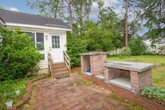 Building Photo - 70 Midlothian Dr
