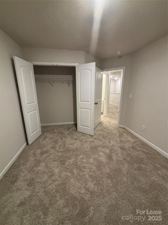 Building Photo - 414 Sagecroft Ln