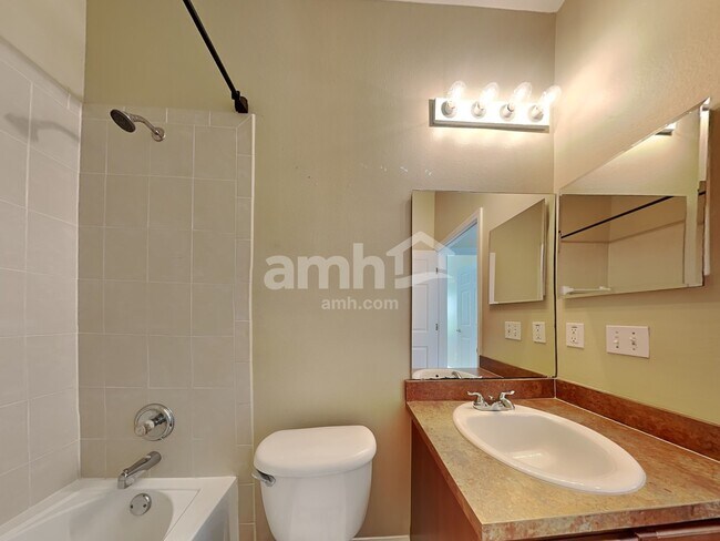 Building Photo - 1216 Maplebrook Dr