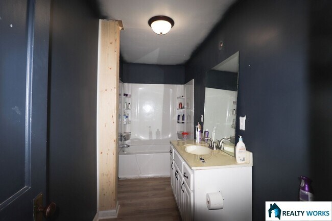 Building Photo - 1619-1623 D Street