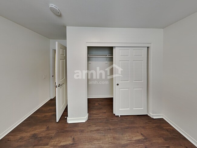 Building Photo - 4717 S Antonio