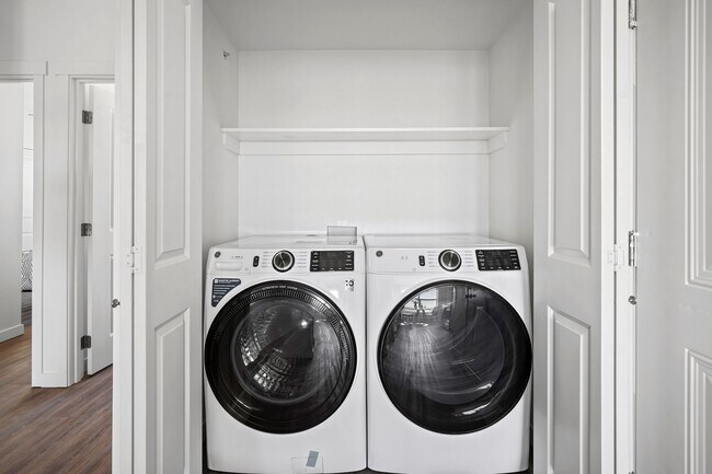 Building Photo - Summer Savings are Here! $500 Rent Credit ...