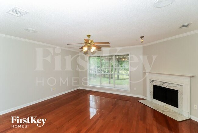 Building Photo - 4015 Fairway View Cir E