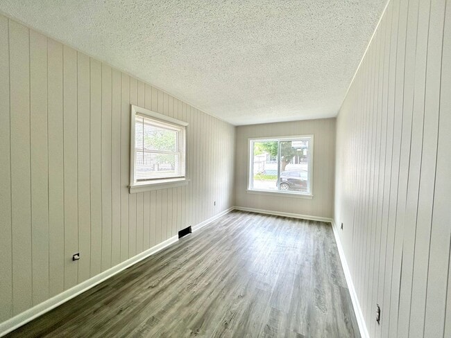 Building Photo - Three Bedroom Home in Muskegon
