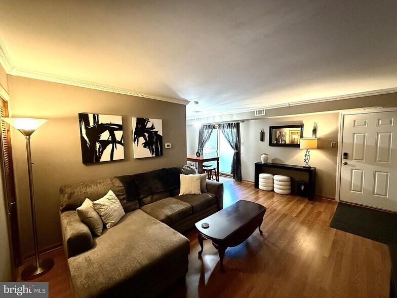 Building Photo - 5020 W Brigantine Ct