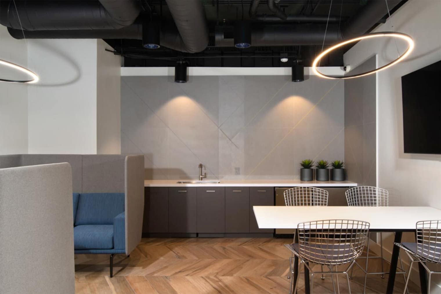 Building Photo - 13603 Marina Pointe Dr