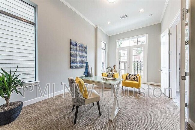 Building Photo - 5309 Blossom St