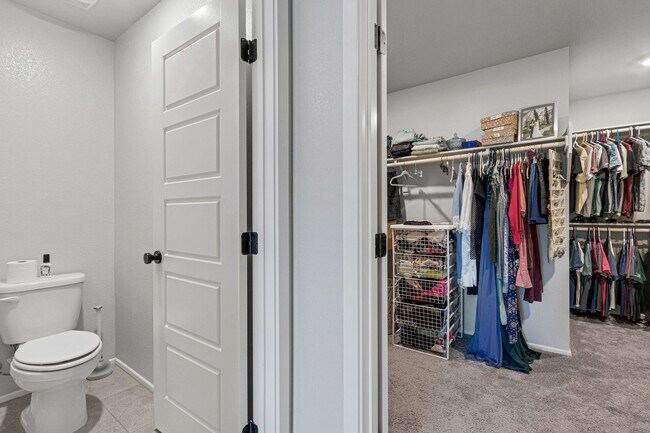 Building Photo - GORGEOUS TOWNHOME BUILT IN 2020 LOCATED IN A GATED COMMUNITY!