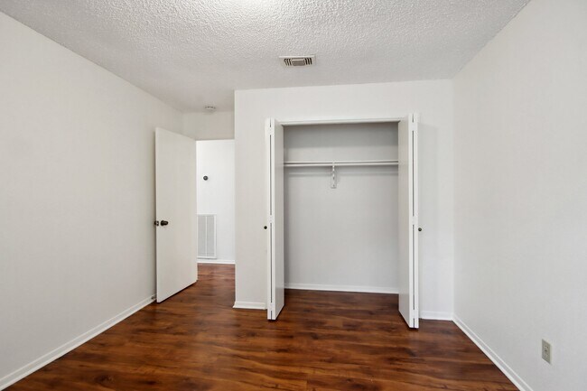 Building Photo - 13411 Creek Springs Dr