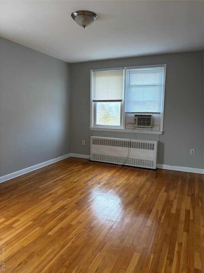 Building Photo - 41-14 Morgan St