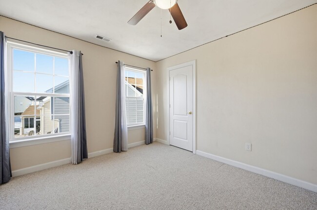 Building Photo - Quailshire Estates 4 Bed, 2.5 Bath Home in Chesapeake, VA