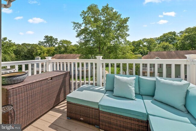 Building Photo - 24 Brookside Ct